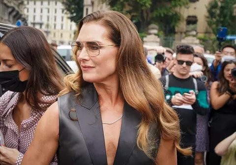 Actrița Brooke Shields a dezvăluit cine este vedeta cu care și-a pierdut virginitatea: „După ce s-a terminat, am fugit goală pe coridor, iar el a alergat după mine”