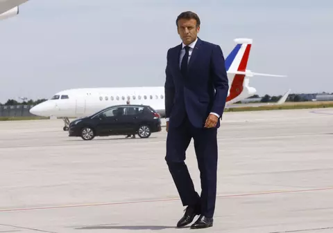 Emmanuel Macron, escală de două ore în România, la întoarcerea din China în Franța