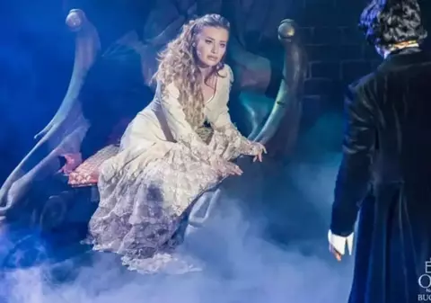 Irina Baianț, despre "Fantoma de la Operă": "Răzvan Ioan Dincă, regizorul spectacolului, a ridicat ștacheta unde nu a fost niciodată pe vreo scenă din România"