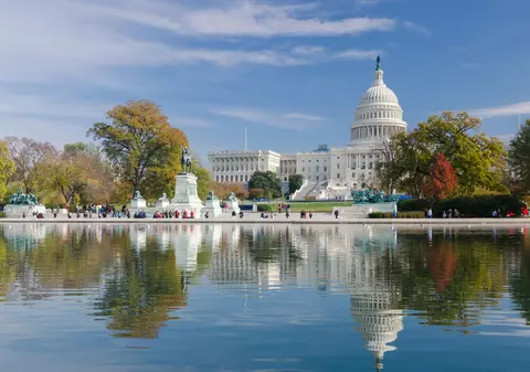 Statele Unite evită intrarea în faliment, după ce Congresul a aprobat suspendarea plafonului pentru datoria publică