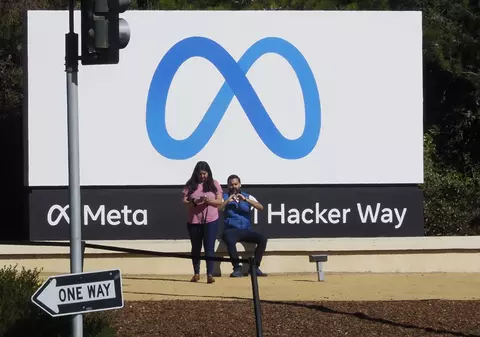 Peste 100 de pagini de Facebook, profiluri şi conturi de Instagram din China care răspândeau dezinformare au fost eliminate