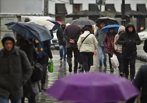 Alertă meteo: ploi în aproape toată țara, iar la munte se va depune zăpadă. Cum va fi vremea în București