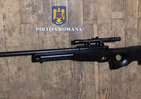 Poliția a efectuat 100 de percheziții într-un dosar de comercializare ilegală de arme neletale și muniție