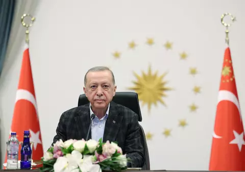 Gastroenterita îl obligă în continuare pe Erdogan să își întrerupă aparițiile electorale