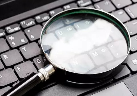 Pericolul când credem că „n-avem nimic de ascuns” și punem totul pe internet