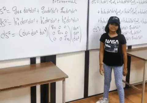 Are 11 ani, un IQ mai mare decât al lui Albert Einstein și suferă de autism. Fetița-geniu care e deja la master și își dorește să lucreze la NASA