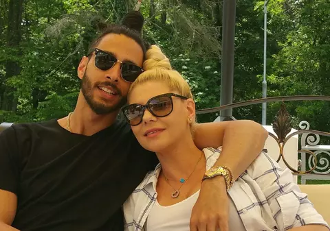 Adina Postelnicu, despre relația cu tatăl fetiței sale: „Are voie patru neveste, că e musulman. Eu sunt de acord”