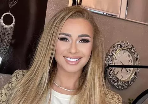 Imagini cu Anamaria Prodan în costum de baie. Cum arată impresara la 50 de ani. „1 mai bun ca fostul”