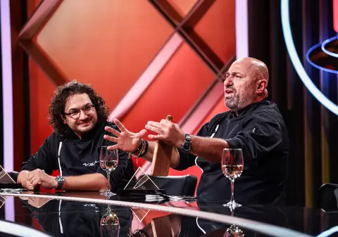 „În România câștigam 300 de dolari, în Germania după două luni eram plătit cu 2800 de dolari”. Dezvăluirile celui mai iubit chef din România din culisele emisiunii „Chefi la cuțite”