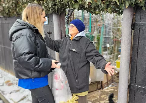 Este nevoie de mobilizarea societății românești pentru vârstnicii singuri. Fii alături de ei chiar de azi!
