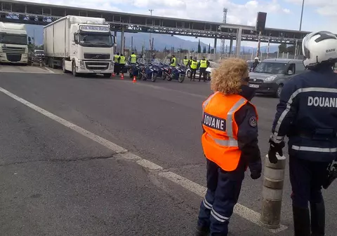 Un șofer român de TIR a convins un judecător francez să-i dea o pedeapsă blândă: „Am ținut cont comportamentul dumneavoastră corect”