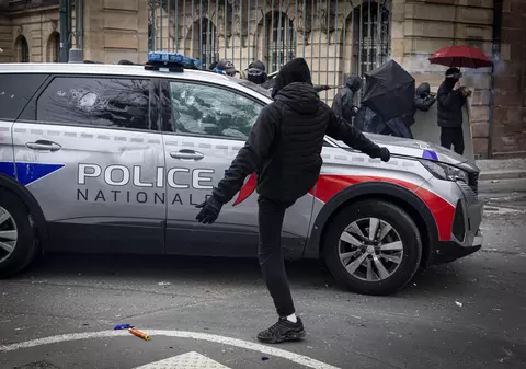 Trei persoane, ucise cu rafale de Kalașnikov în Marsilia. Autoritățile suspectează o reglare de conturi între traficanții de droguri