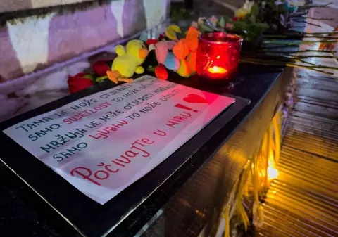 Ministrul educației din Serbia a demisionat. Și societatea civilă, și opoziția îi ceruseră să plece, după masacrul de la școala din Belgrad