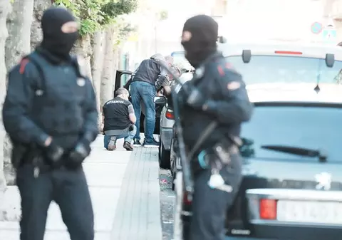 O femeie a fost împușcată mortal într-un parc din Spania, apoi atacatorul s-a sinucis