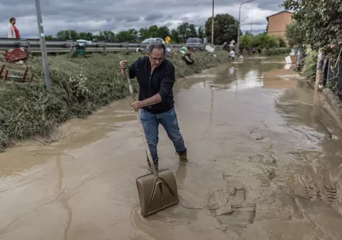 Italia încearcă să-și revină după cele mai grave inundații din ultimii 100 de ani. Imagini din dronă cu urmările dezastrului