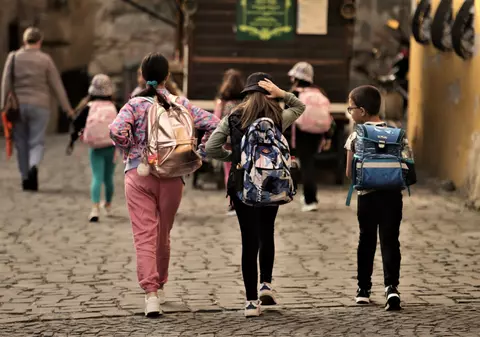 Primul an școlar cu patru vacanțe și cu săptămânile „verde” și „altfel”. „Suntem terminați și obosiți la final de module”