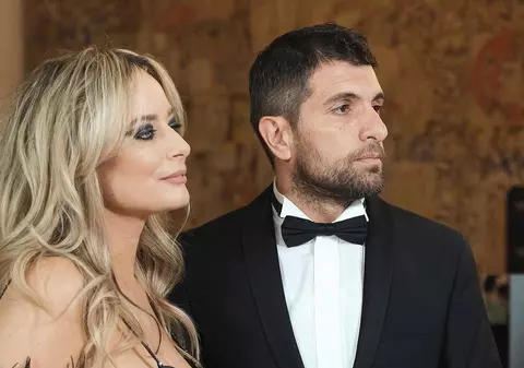 Laura Cosoi, nașă în ziua în care Smiley s-a căsătorit cu Gina Pistol. Ce eveniment important a avut în familie