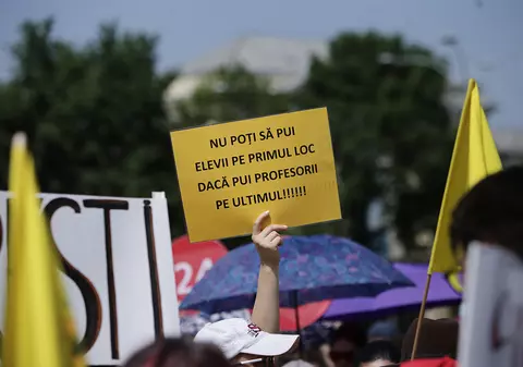 O profesoară explică de ce și-a dat demisia după patru ani la catedră: „Nici măcar dublarea salariilor nu m-ar convinge să rămân”