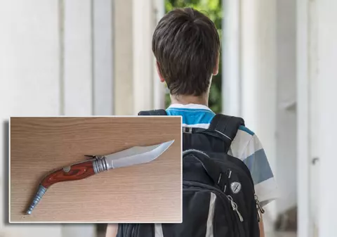 Un minor a intrat cu un briceag cu lama de aproape 30 de centimetri într-un liceu din Craiova