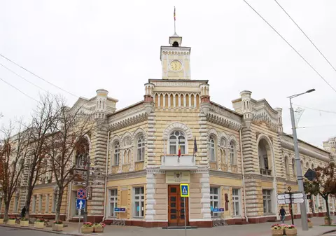 Percheziții ale procurorilor anticorupție la Primăria din Chișinău. Reacția primarului Ion Ceban