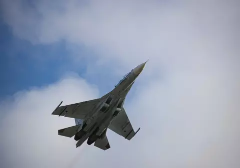 Rusia susține că a trimis un avion de luptă pentru a împiedica aeronave franceze și germane să intre în spațiul său aerian