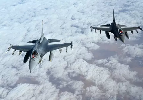 Olanda „ia serios în considerare" să înarmeze Ucraina cu avioane F-16. Câte astfel de aparate de luptă ar putea ajunge la Kiev