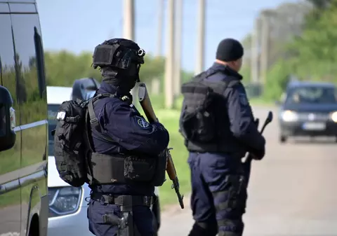 „Principala organizaţie criminală de trafic de droguri din Balcani”, destructurată în Serbia