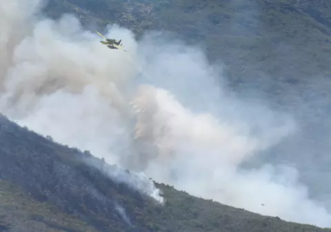 Incendiu uriaș de vegetație în vestul Spaniei. Peste 700 de săteni evacuați și mii de hectare distruse