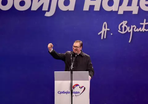 Președintele Aleksandar Vucici a plasat armata în alertă, în urma ciocnirilor dintre etnici sârbi şi poliţie, în nordul Kosovo. Anunțul făcut la mitingul de la Belgrad