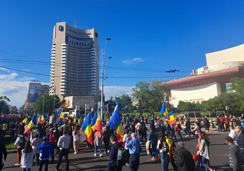 REPORTAJ. Protest AUR în București. Ce s-a strigat și cum s-a derulat manifestația