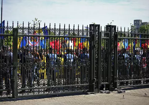 Alte amenzi în valoare de 38.000 de lei după protestul AUR de la Parlament. Patru persoane, sancționate pentru agresarea lui Ludovic Orban