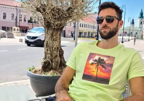 Interviu cu un un sârb cunoscut, aflat de patru ani la Oradea, după tragedia de la Belgrad: „Am o strângere de inimă pentru fiul meu elev, dar l-aș debusola mai mult aducându-l la studii în România”