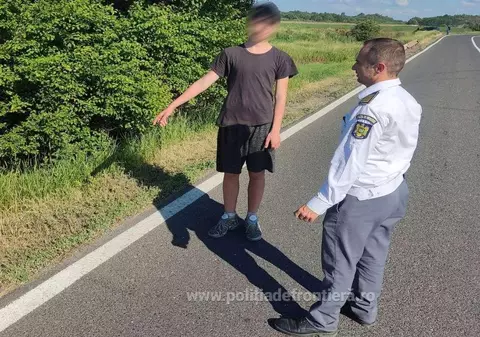 Un copil lăsat la bunici în Republica Moldova a trecut înot Prutul pentru a ajunge la părinții care muncesc în Italia