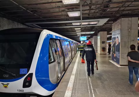 Circulație îngreunată pe magistrala 2 de metrou după ce un bărbat a ajuns pe șine în stația Aviatorilor