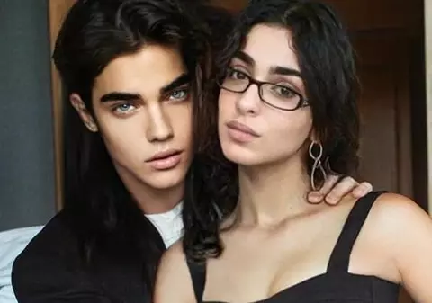 O americancă susține că s-a căsătorit și este însărcinată cu Eren, un bărbat creat de inteligența artificială: „El nu mă critică niciodată”