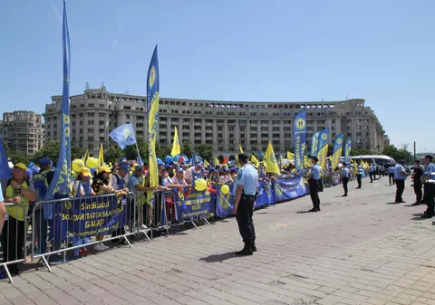Sindicaliștii din Sănătate continuă protestele, deși Guvernul a aprobat creșterea salariilor. Greva generală, anunțată pe 27 iulie