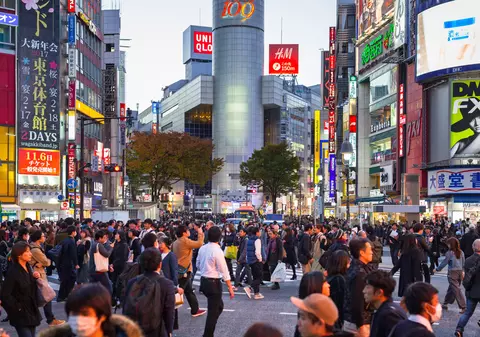 Japonia își regândește legile privind violul și ridică vârsta de consimțământ de la 13 la 16 ani. Ademenirea copiilor și fotografiatul sub fuste sunt și ele pedepsite