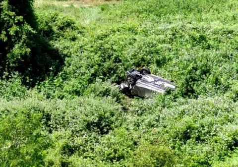 Turiști români plecați în Grecia în vacanță, căzuți cu mașina de pe autostrada Struma, în Bulgaria, și scăpați ca prin minune cu viață