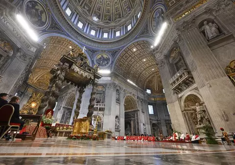 Liturghie penitenţială la Catedrala Sfântul Petru din Vatican după ce altarul a fost profanat