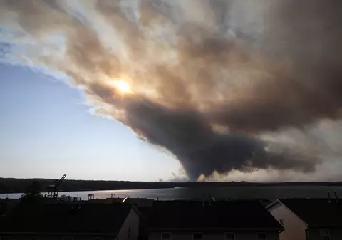 Programul Copernicus: „Puțin probabil” ca fumul incendiilor de vegetație din Canada să afecteze aerul din Europa