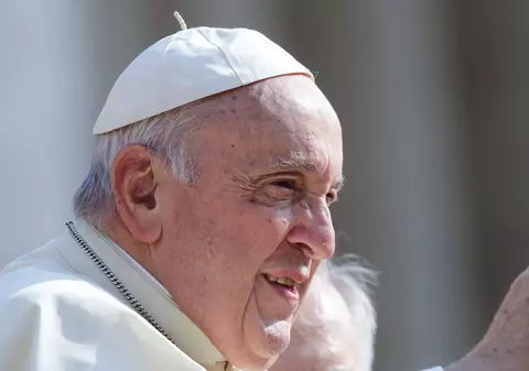 Rudele lui Julian Assange, primite în audiență de Papa Francisc. Aflat într-o închisoare britanică de 4 ani, fondatorul WikiLeaks este aproape de a fi extrădat în SUA