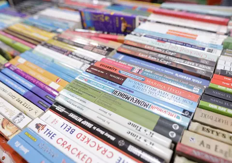 Cum a arătat piața de carte în 2022: profit mai mic ca în pandemie, dar au existat și două baloane de oxigen