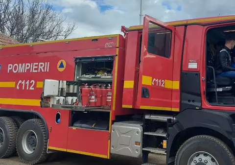 Broker de asigurări, cercetat pentru falsificarea a peste 100 de poliţie emise pentru autovehicule ale ISU Bucureşti