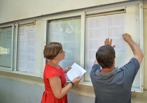 Admitere liceu 2023: cum se completează corect fişa de înscriere la liceu