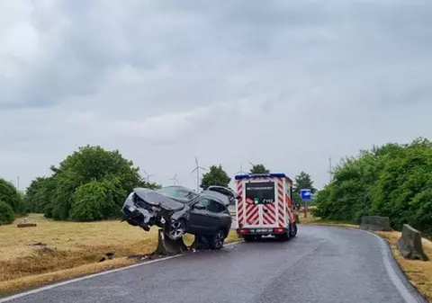 Un șofer român care a vrut să facă o oprire pe o autostradă din Germania a parcat direct pe parapetul de beton
