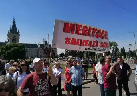 Reacția sindicaliștilor de la Iași despre oprirea protestelor profesorilor: „Greva nu s-a încheiat, vorbim de o suspendare condiționată. Așteptăm OUG de astăzi”