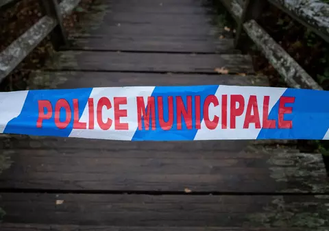 O fetiță de 11 ani a fost împușcată mortal în Franța, în timpul unui conflict între vecini