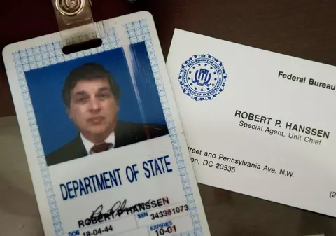 Robert Hanssen, fost agent FBI condamnat pe viață pentru spionaj pentru Moscova, a murit în închisoare. Bani, ceasuri de lux și diamante, pentru informații