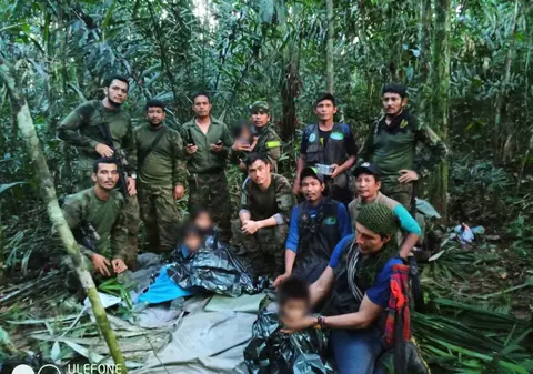 Tatăl copiilor care au supraviețuit în jungla columbiană după prăbușirea unui avion este acuzat de abuz sexual