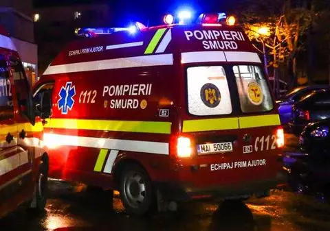 Un microbuz, în care se aflau opt persoane, şi un TIR, implicate într-un accident rutier, pe DN 1A